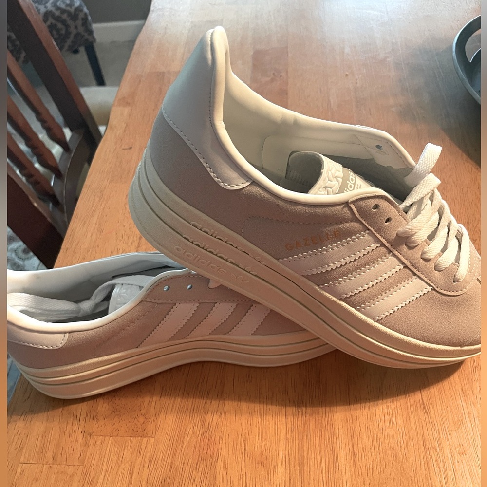 Women’s grey Gazelle platform sneakers